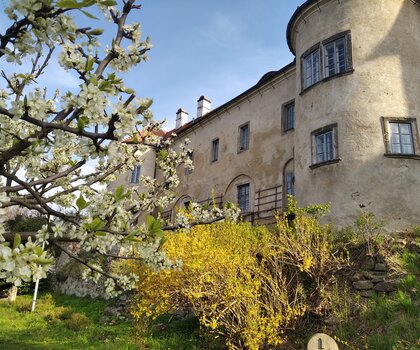 Jarní Grabštejn